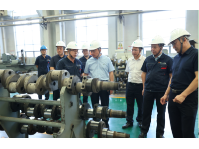 水發(fā)集團(tuán)總經(jīng)理助理、安全總監(jiān)馮建忠一行到勝動集團(tuán)調(diào)研指導(dǎo)